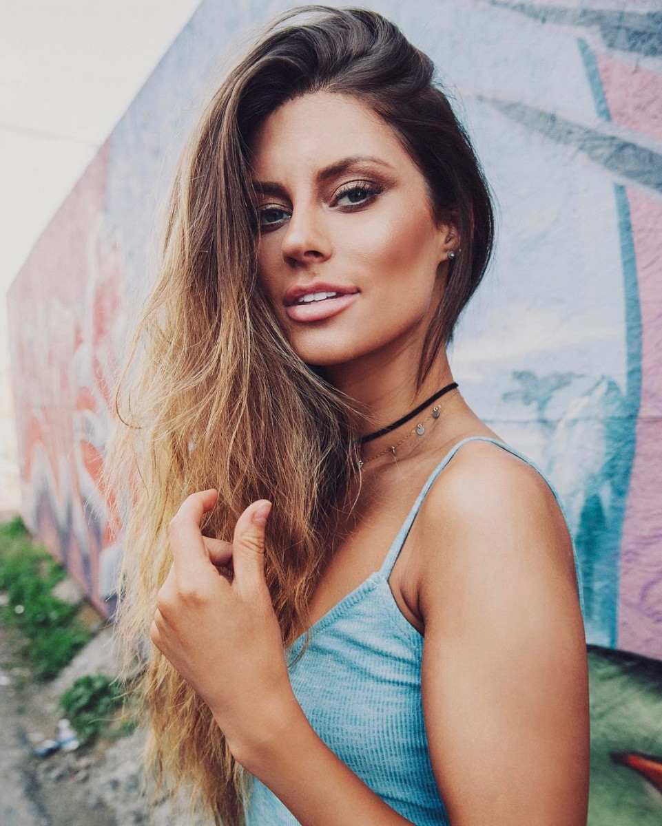 How tall is Hannah Stocking?